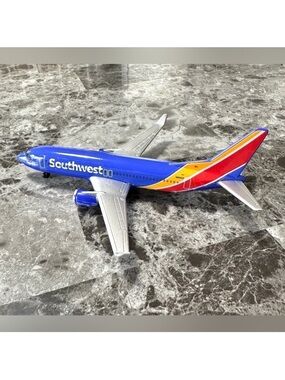 Southwest Airlines Realtoy Model Airplane N8642E Realistic Stripe Tail Diecast